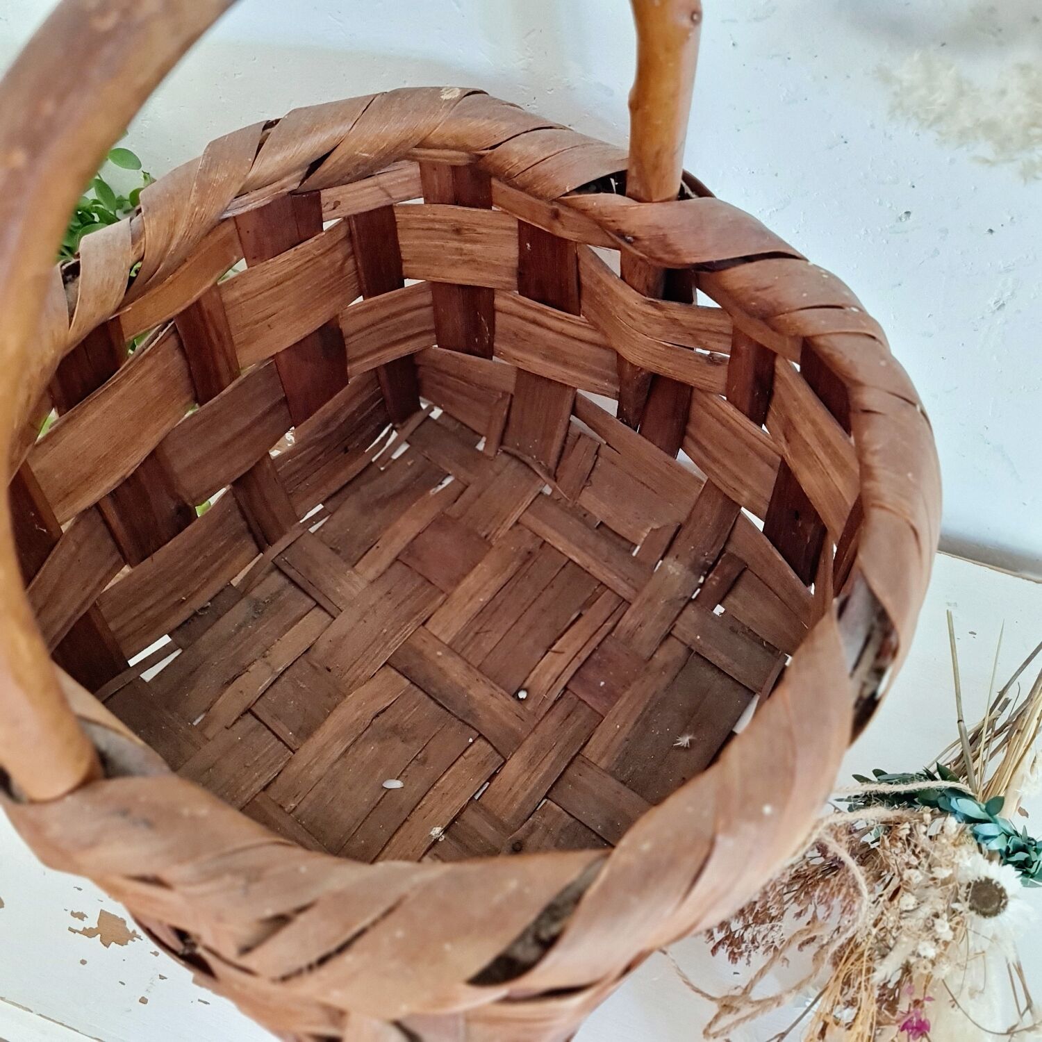 Vintage basket in natural fibers