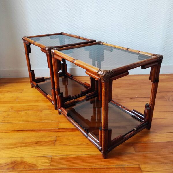 Paire de tables de chevet- bouts de canapé rotin  verre fumé vintage 70-80