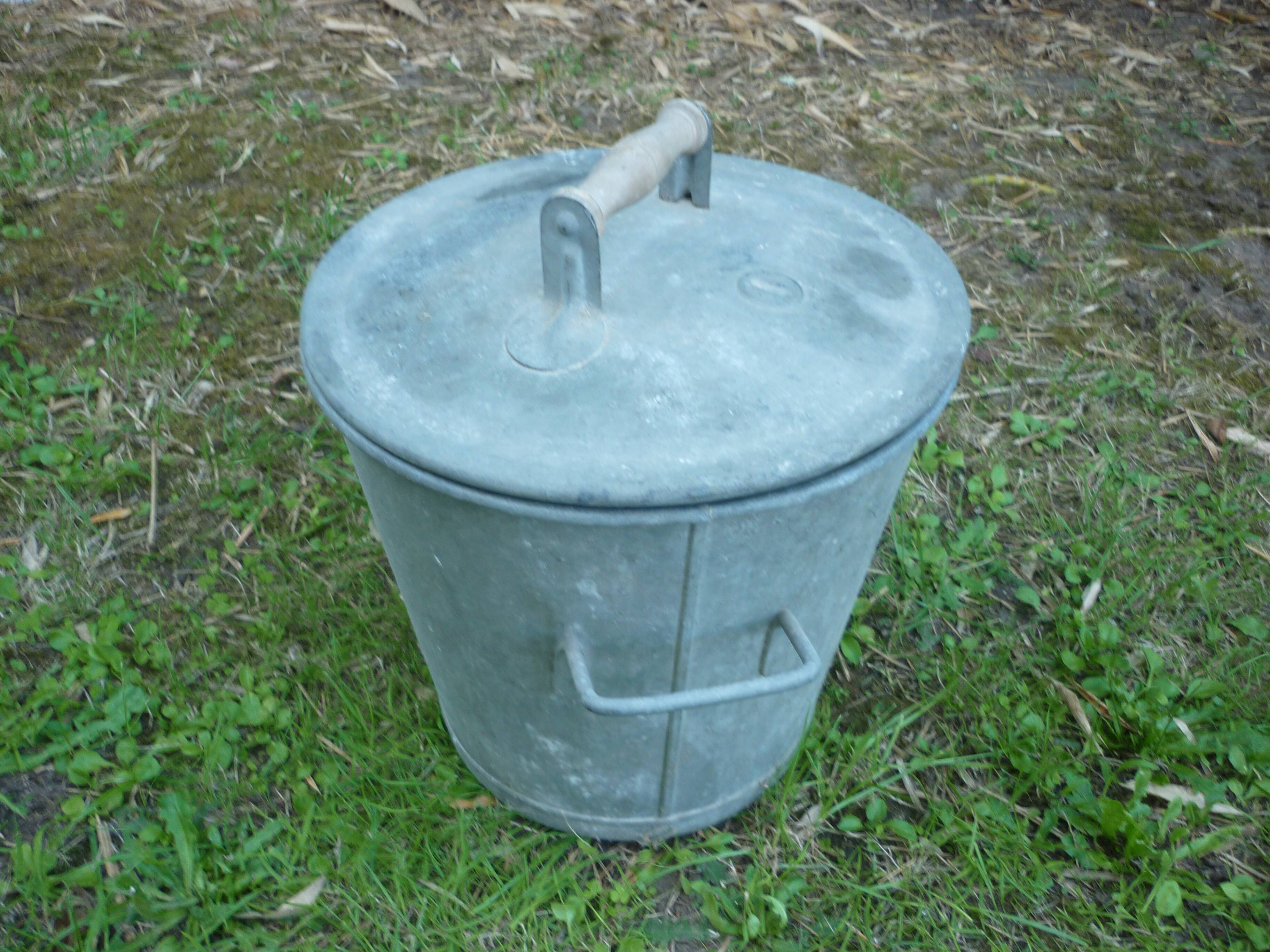 Small zinc washing-up