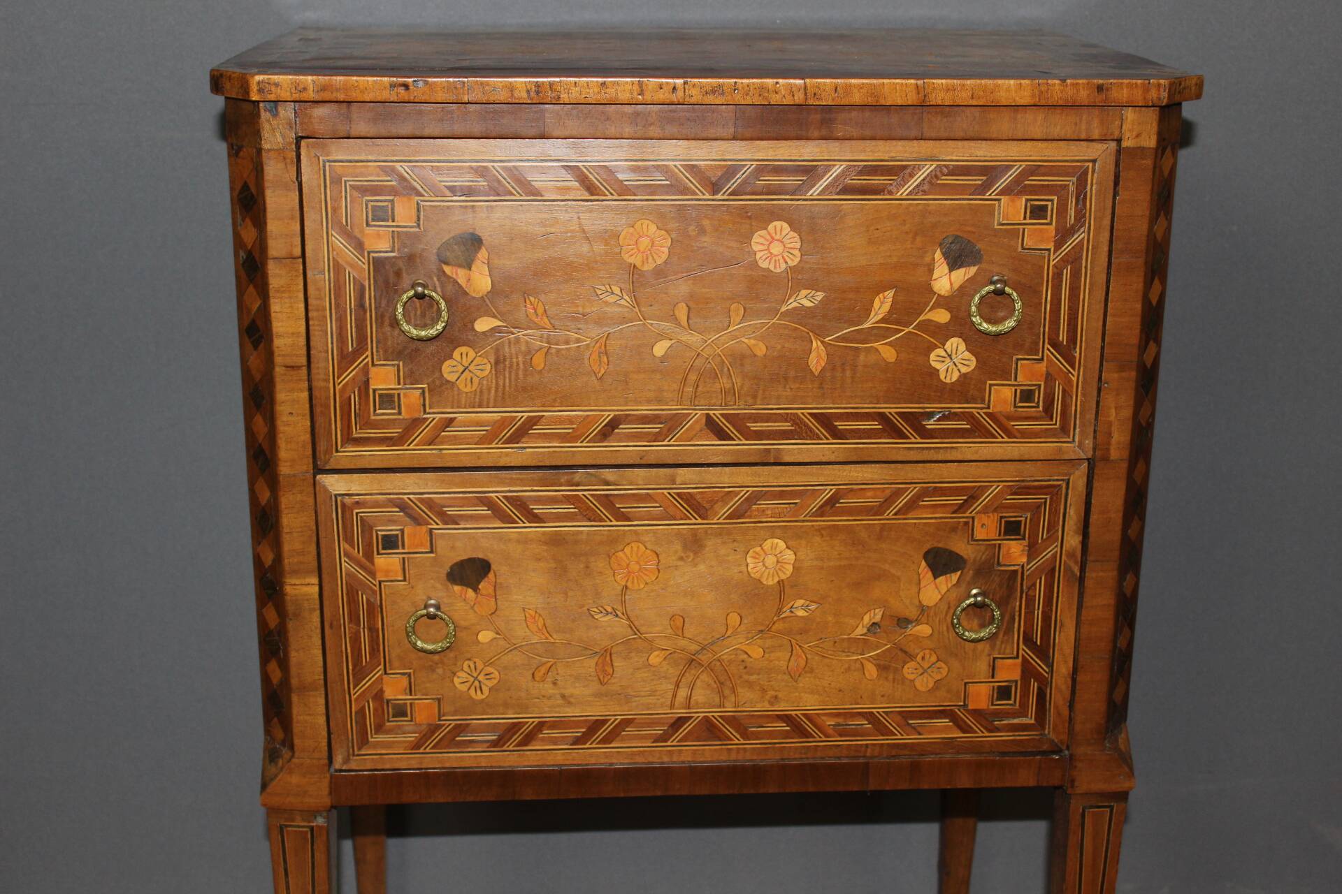 Commode italienne en Marqueterie début XIX