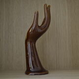Main baguier marron et verte