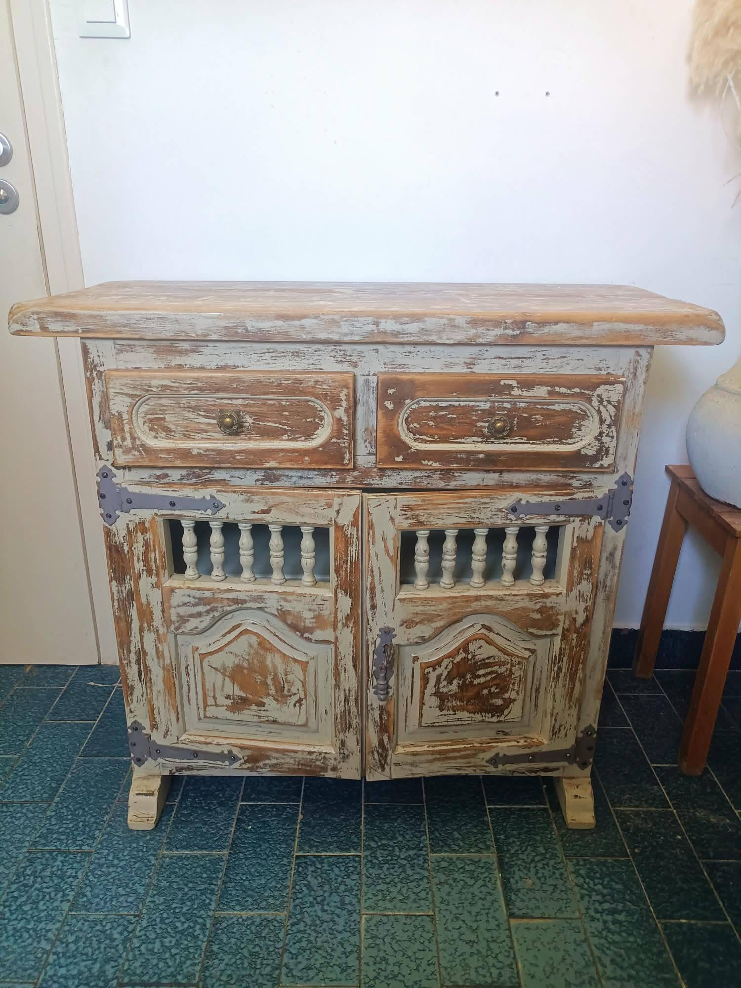 Buffet ancien patiné – Esprit campagne chic – Pièce unique
