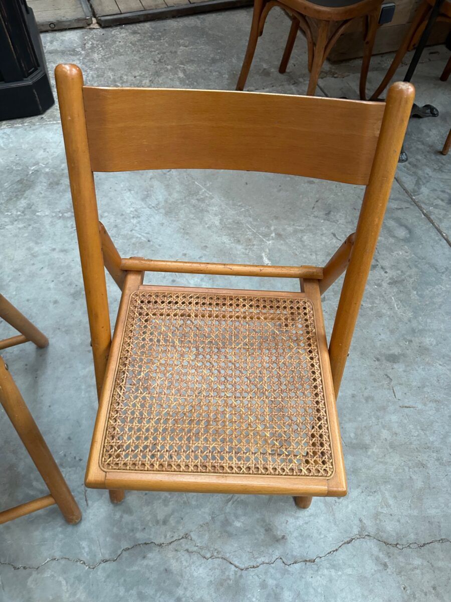 Suite de 4 chaises pliantes cannées 80’s