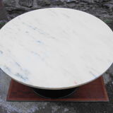 Round coffee table on tulip foot from the 70s