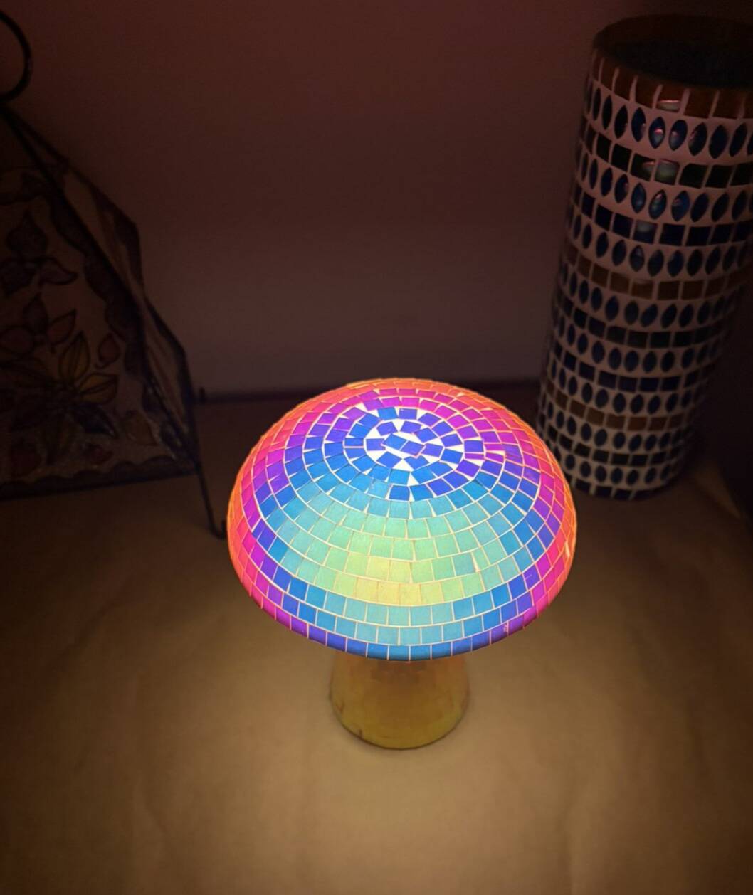 Lampe champignon mosaïque multicolore