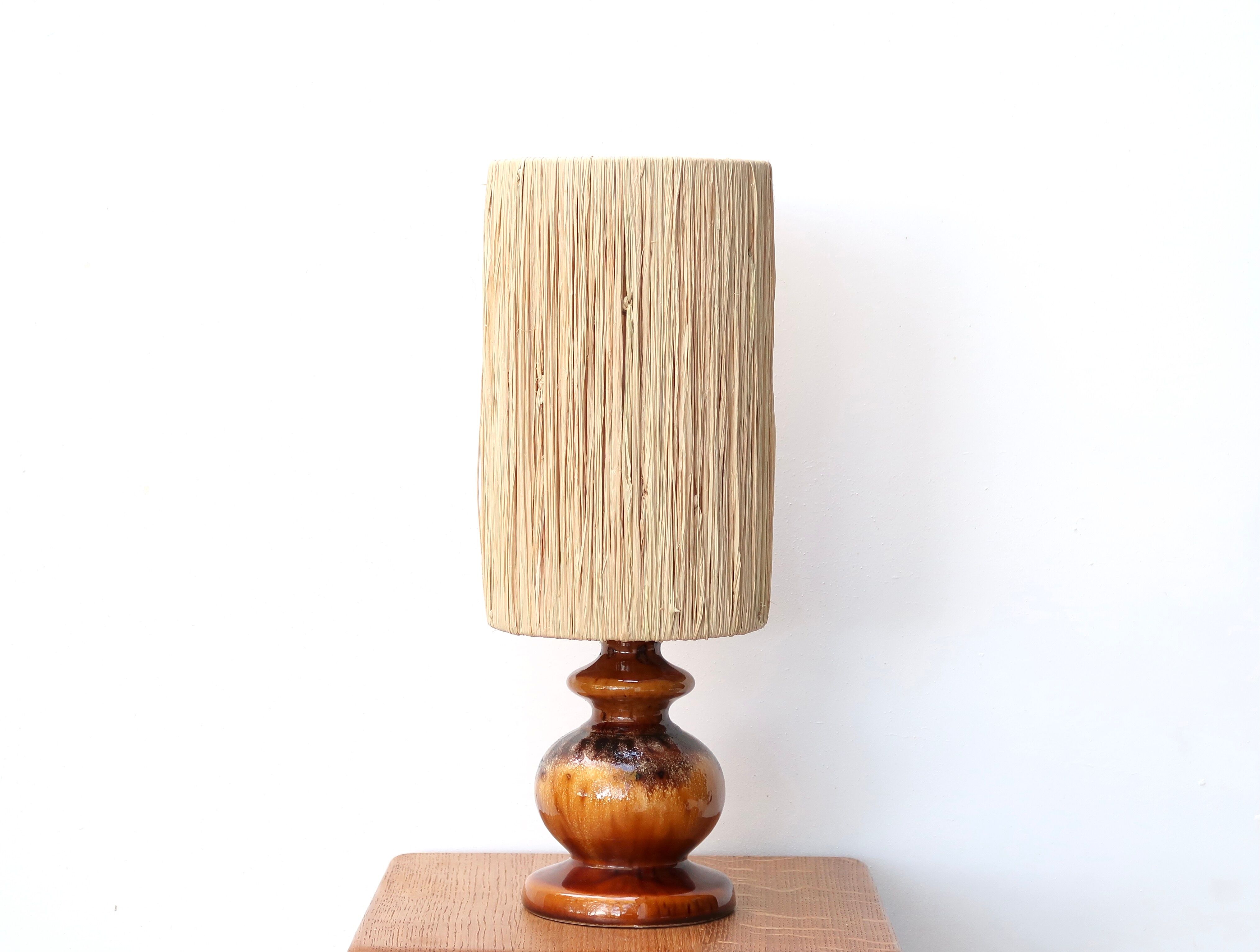 Brown ceramic lamp, raffia shade, 70s