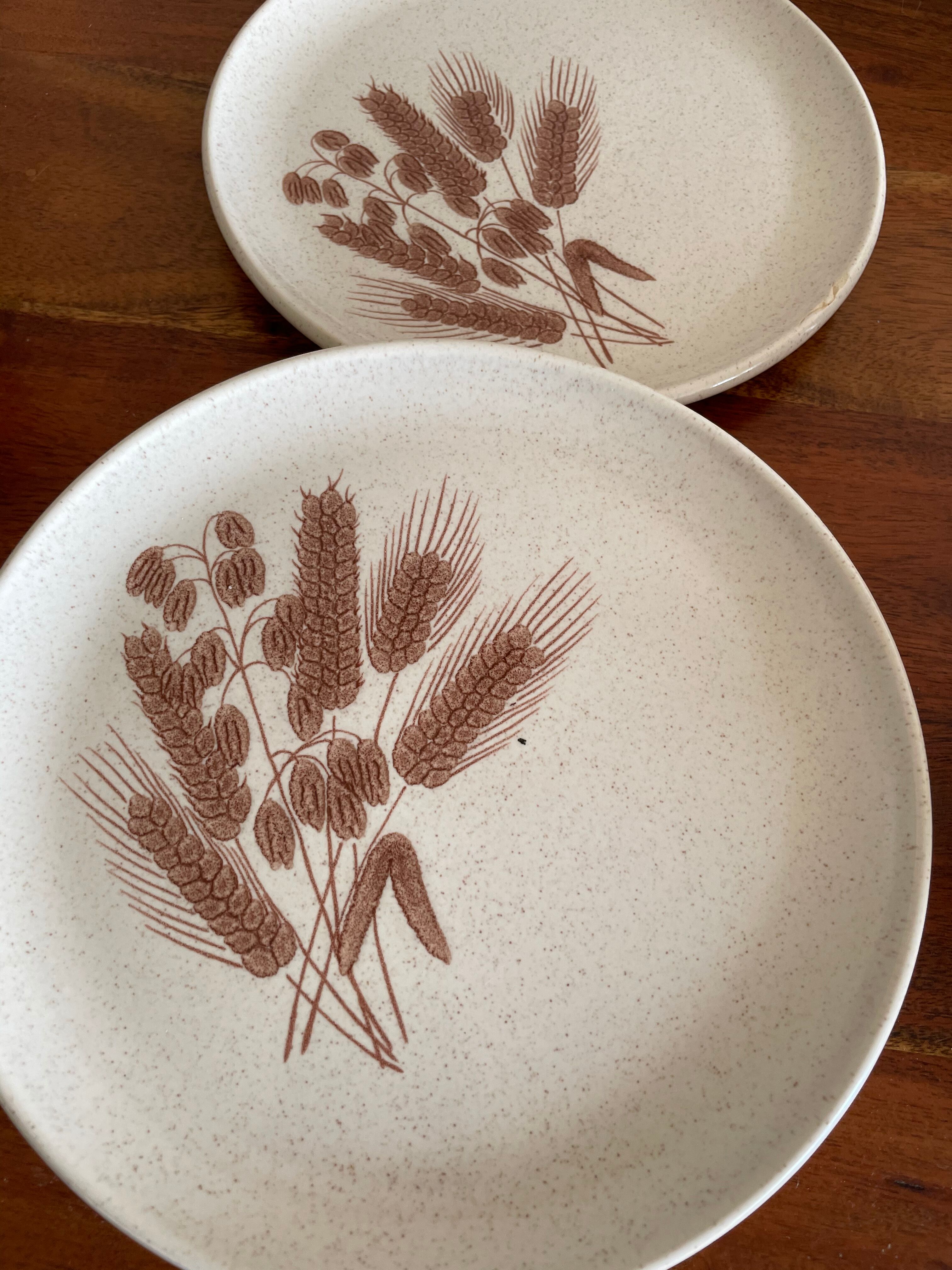 9 dessert plates decorated with Sarreguemine wheat
