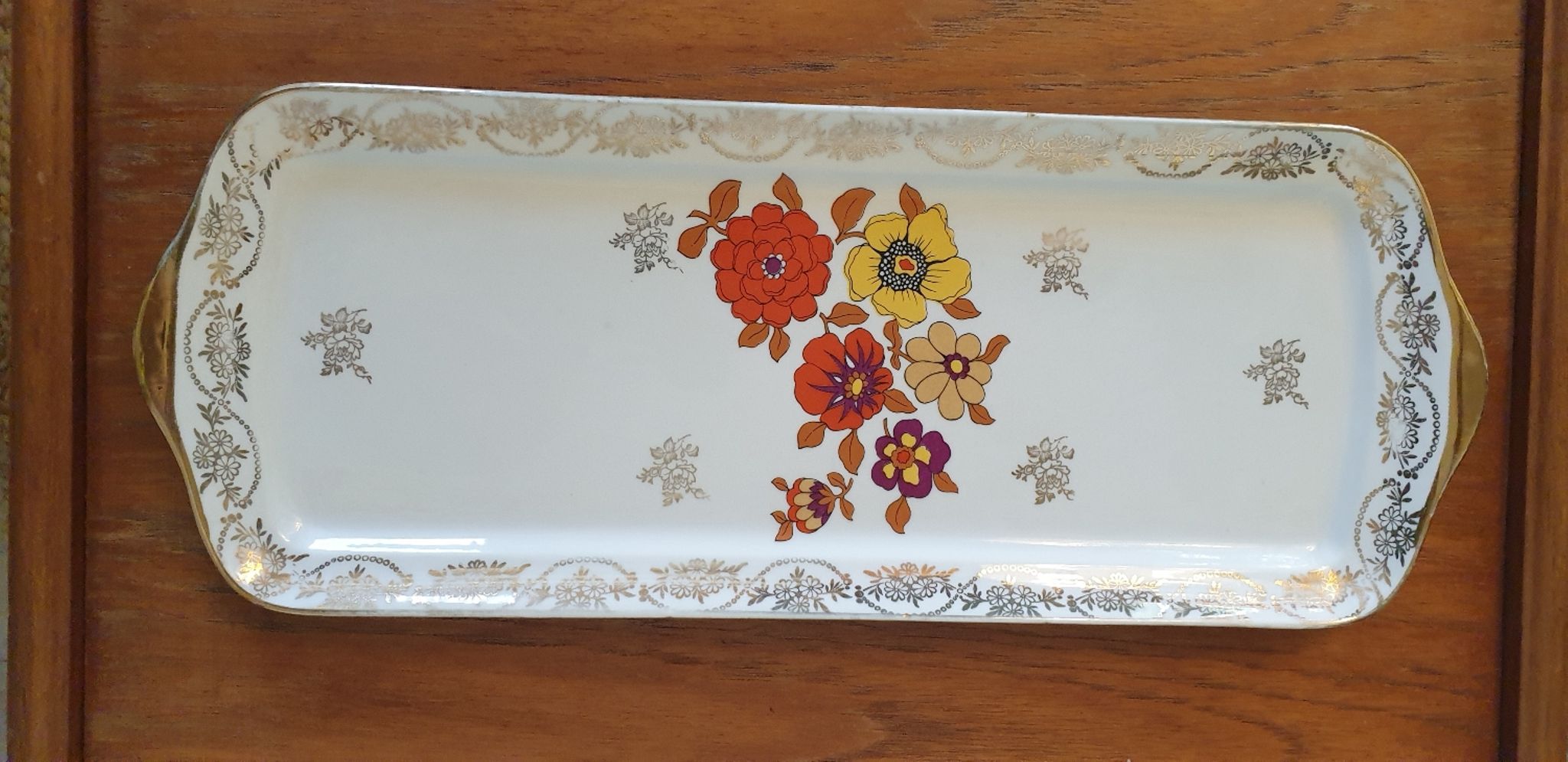 Cake dish
