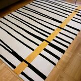 Tufted wool rug - Designer Annika Möller
