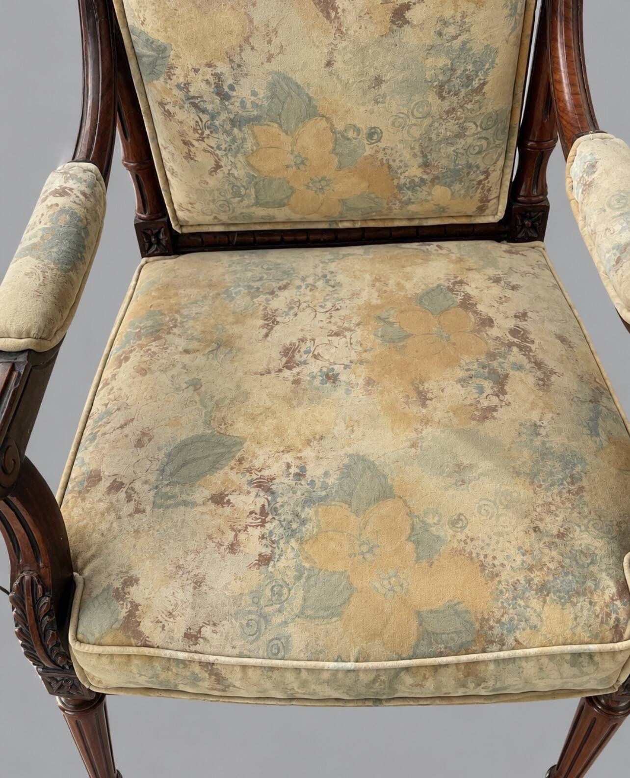 Set of handcrafted Pakistani furniture from Chiniot - Carved solid wood