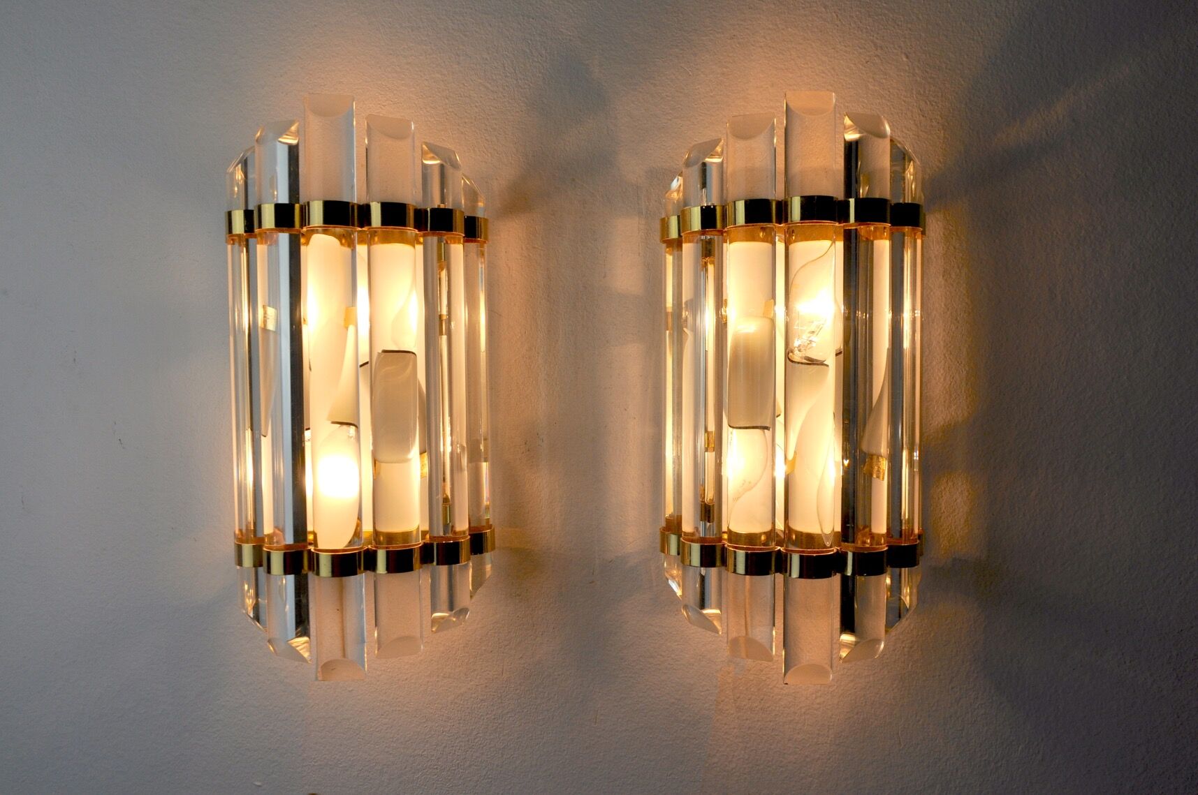 Pair of Venini wall lamps, cut glass, Murano, Italy, 1970