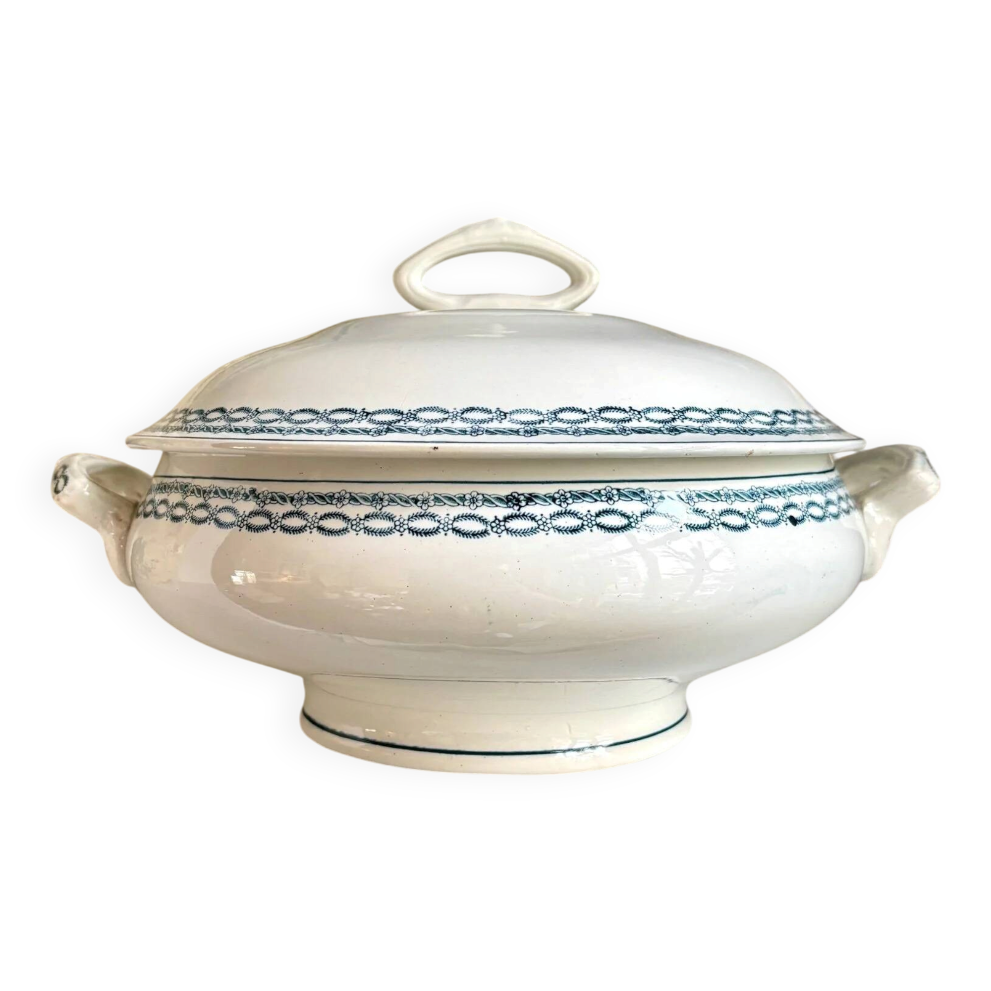 St Amand soup tureen in blue ironstone.
