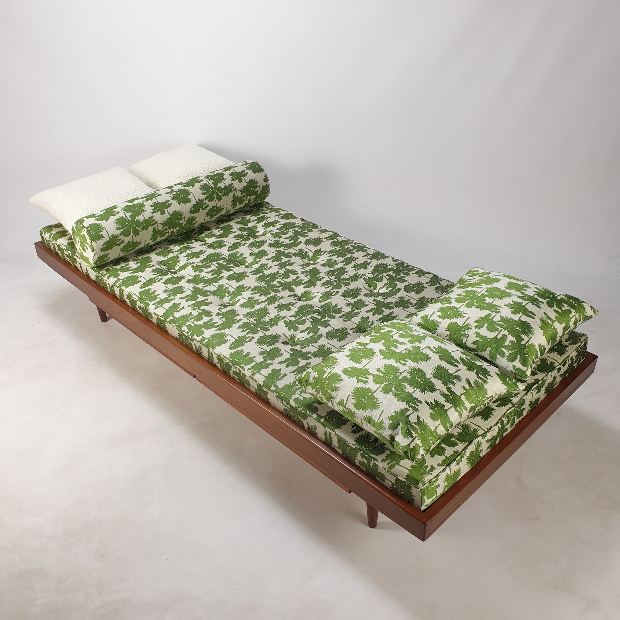 Mid century teak daybed, 1960s
