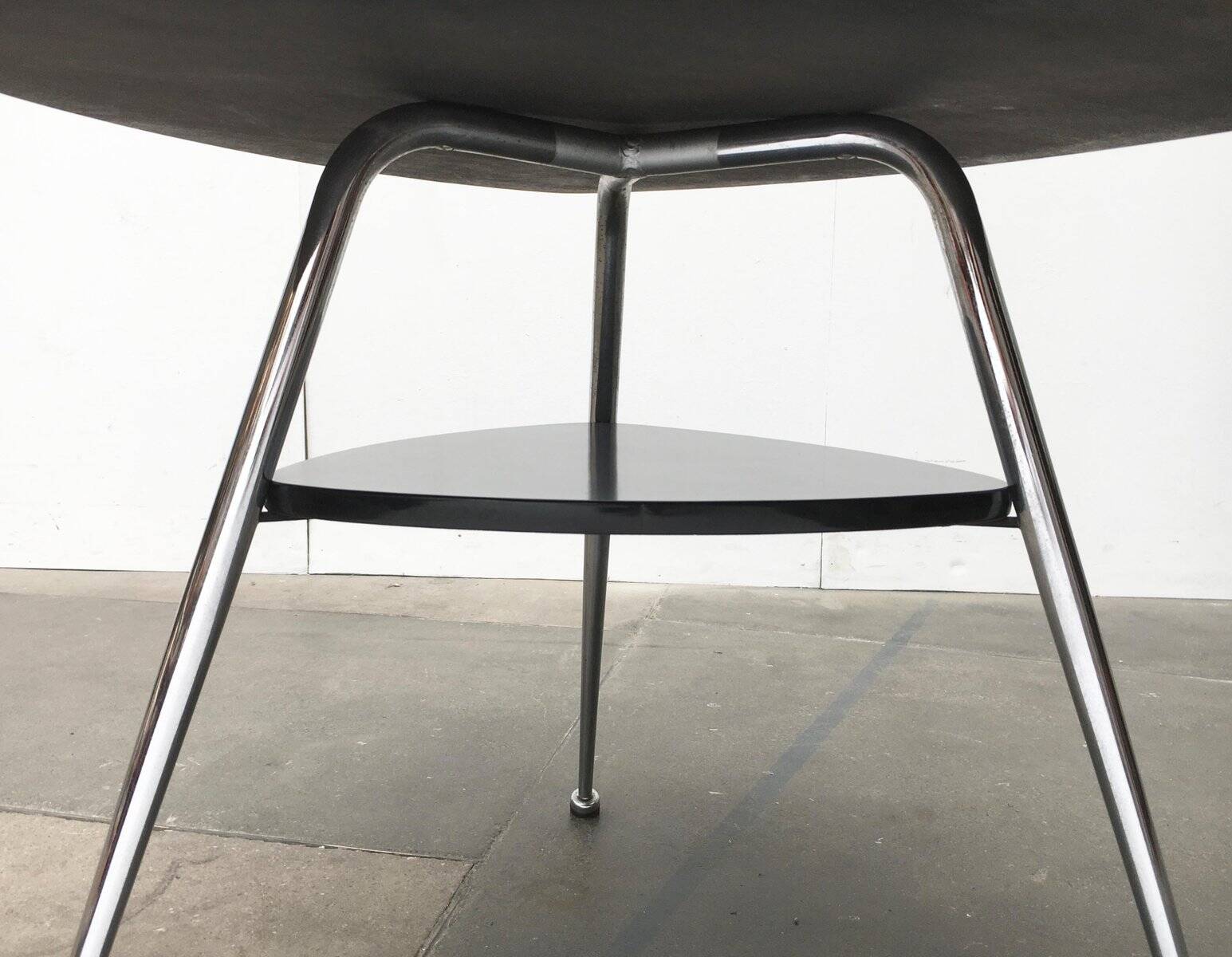 Table basse trépied allemande mi-siècle de Mauser Werke Waldeck