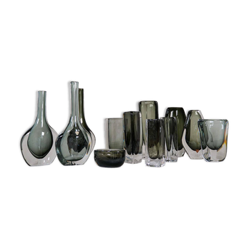 Midcentury collection of 12 pieces of art glass by Nils Landberg, Orrefors, Sweden, 1950s.