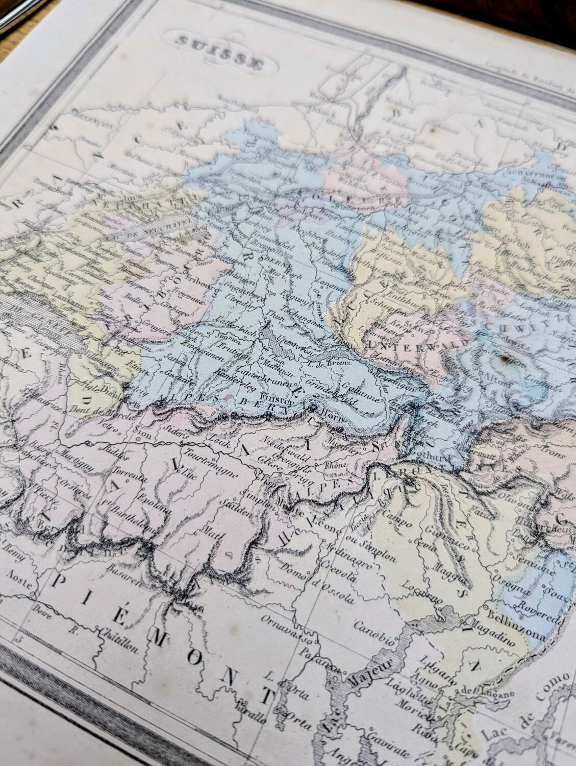 La Suisse, carte ancienne, imprimée en 1852. Authentique.