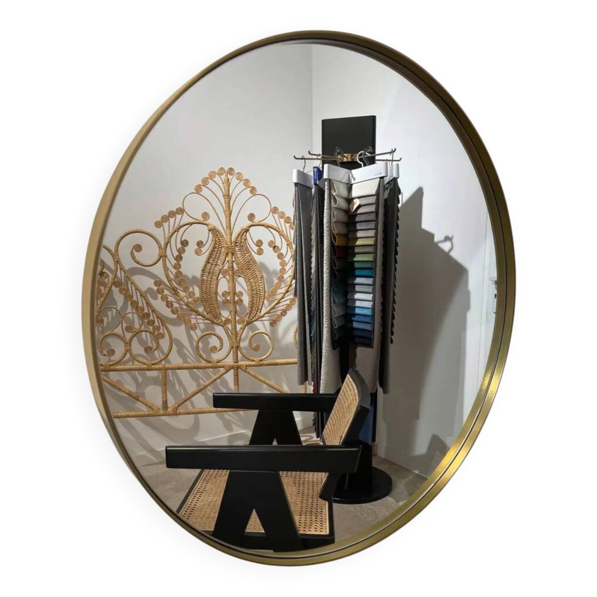 Round brass mirror 60cm in diameter