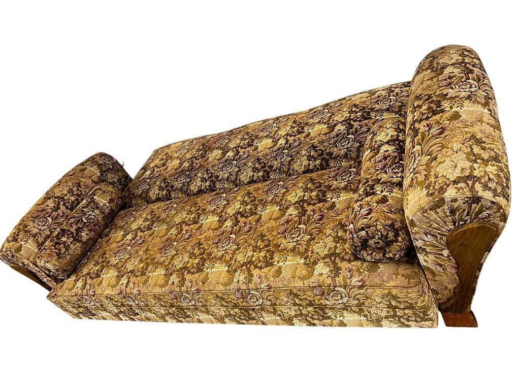 Vintage floral sofa / daybed / sofa bed