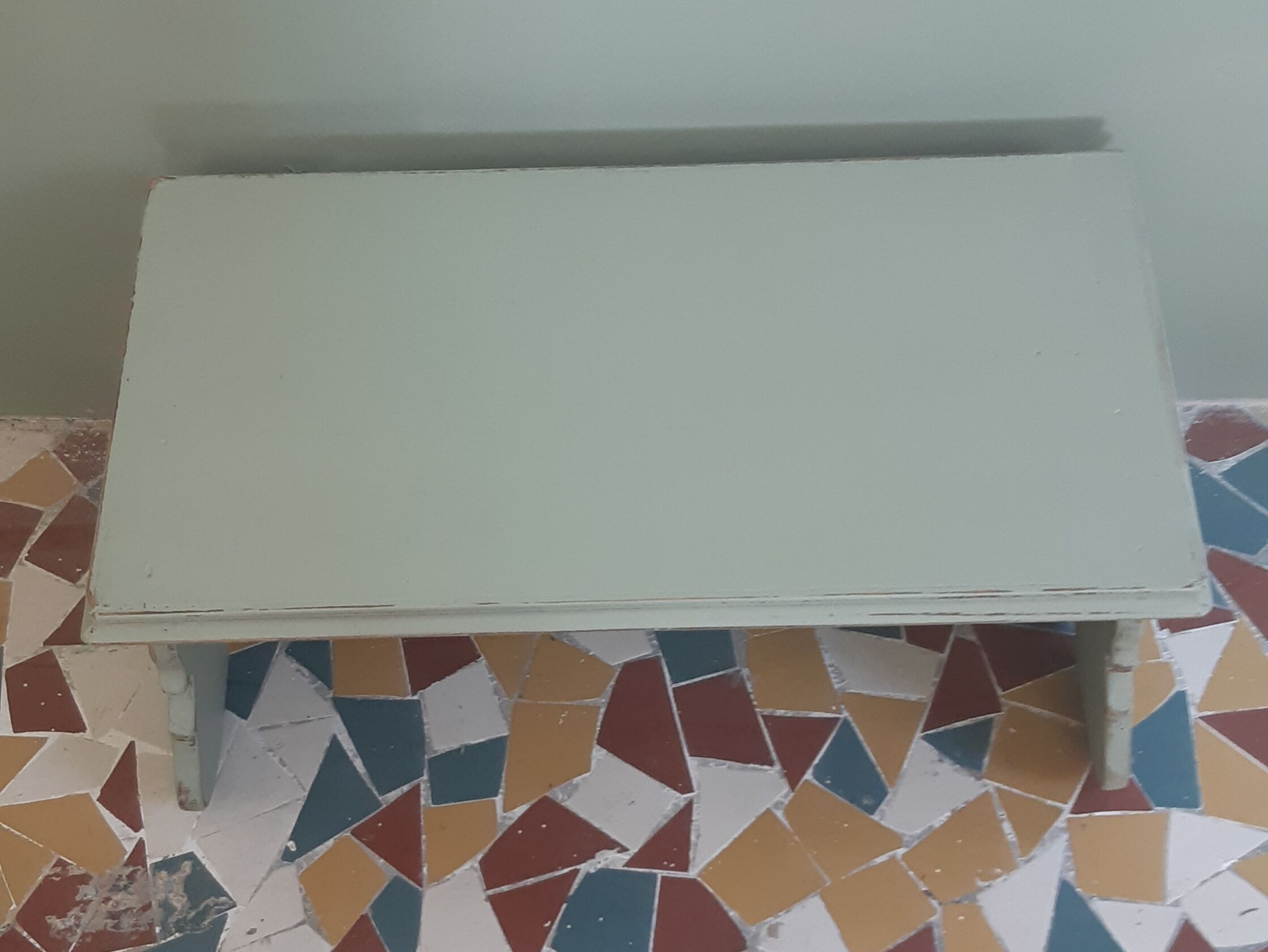 Bench patinated in green