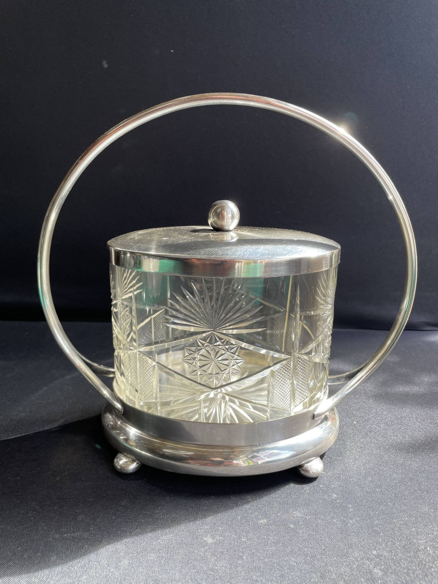 Biscuitier cristal taillé et métal argenté F. W. Quist (1831-1903)