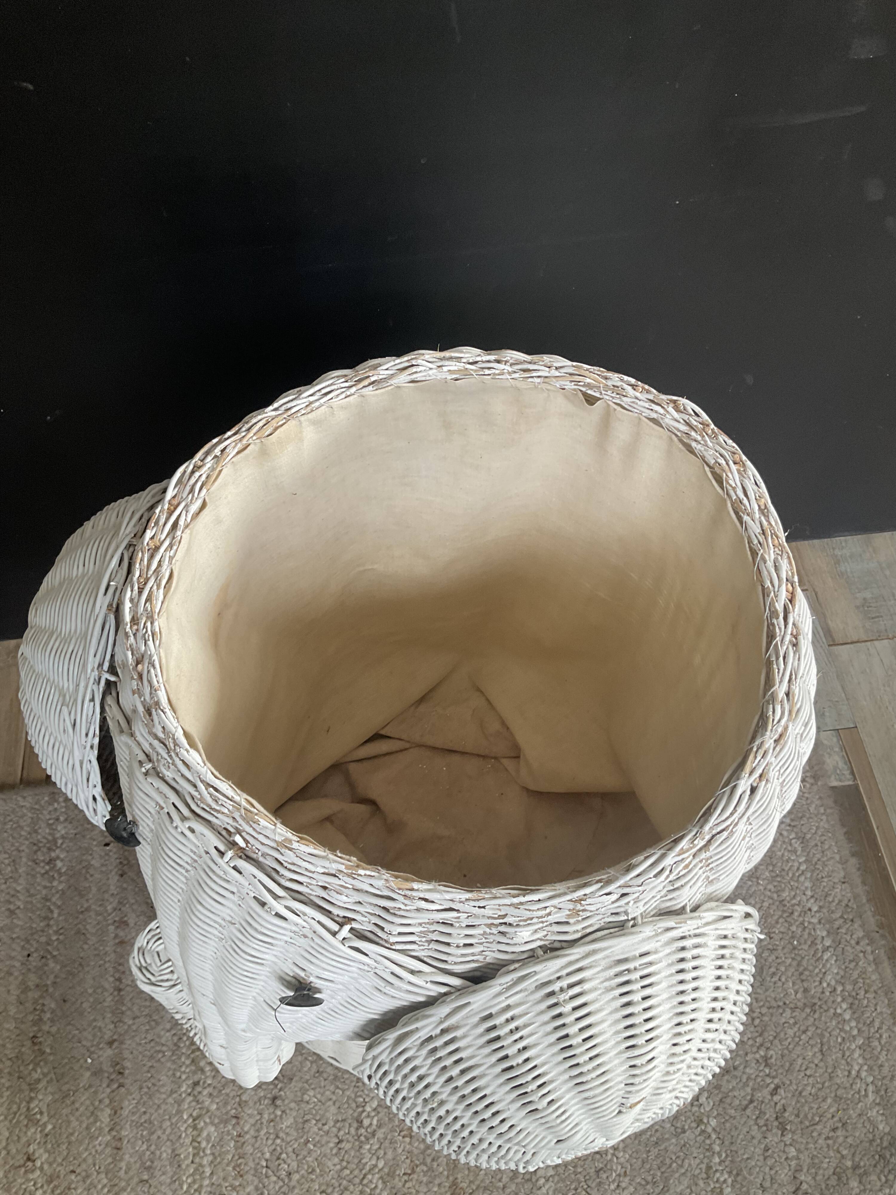 Vintage elephant laundry basket in rattan and wicker