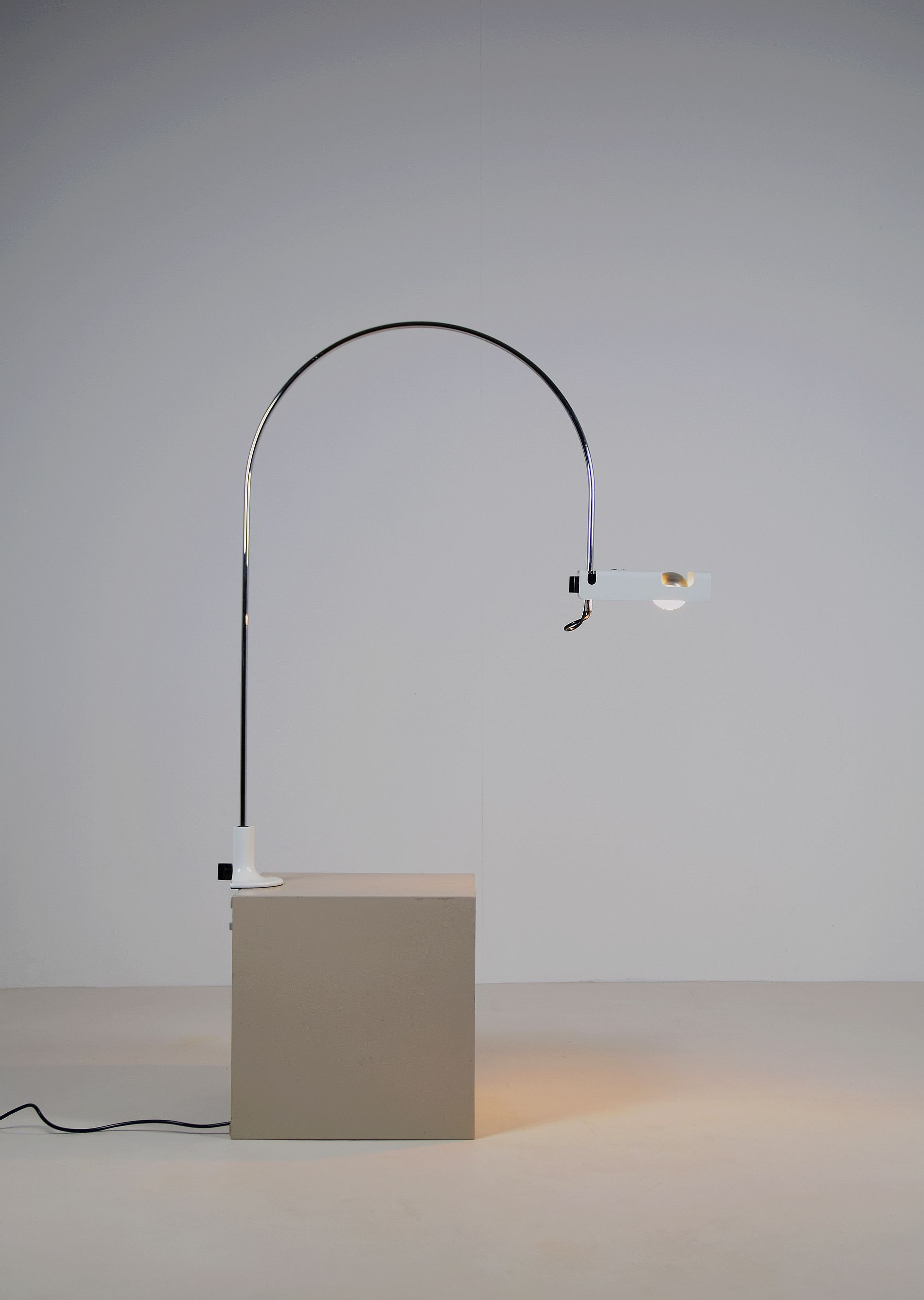 Spider clamp lamp designed by Joe Colombo for Oluce, 1965