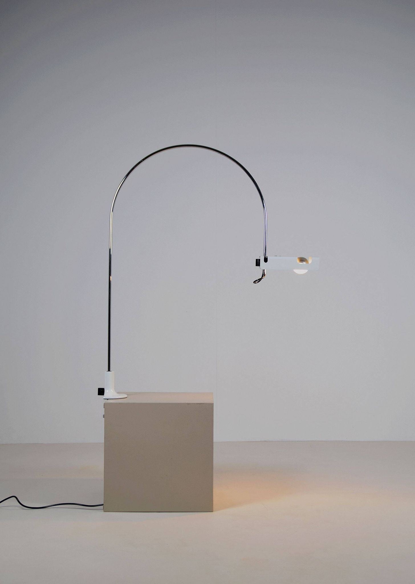 Lampe à pince Spider conçue par Joe Colombo pour Oluce, 1965