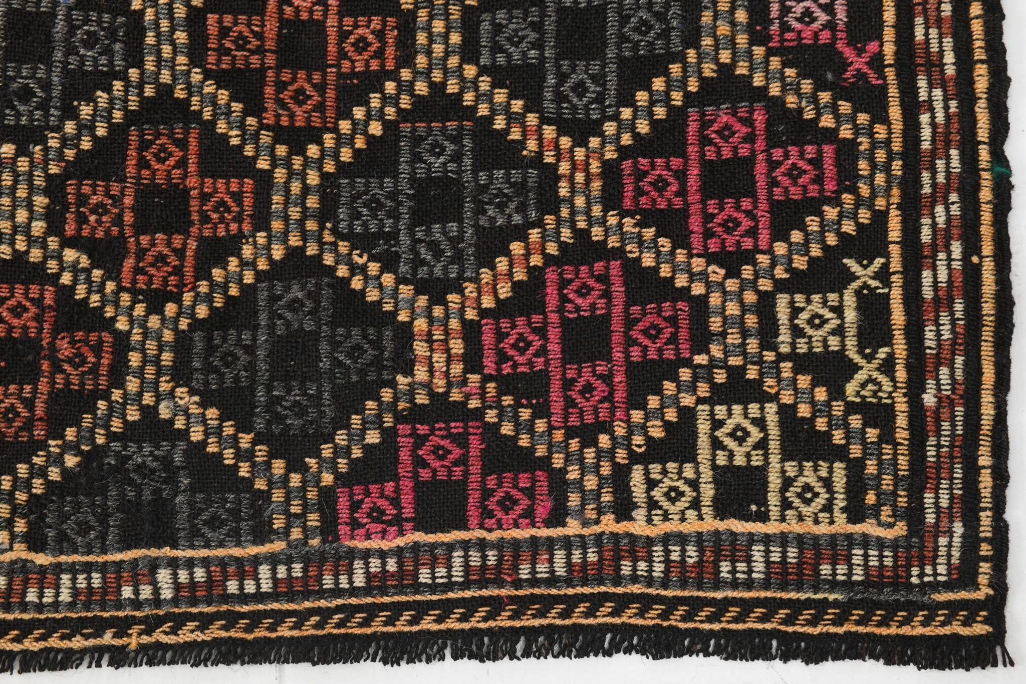 6x9 Green & Red Geometric Vintage Kilim Rug