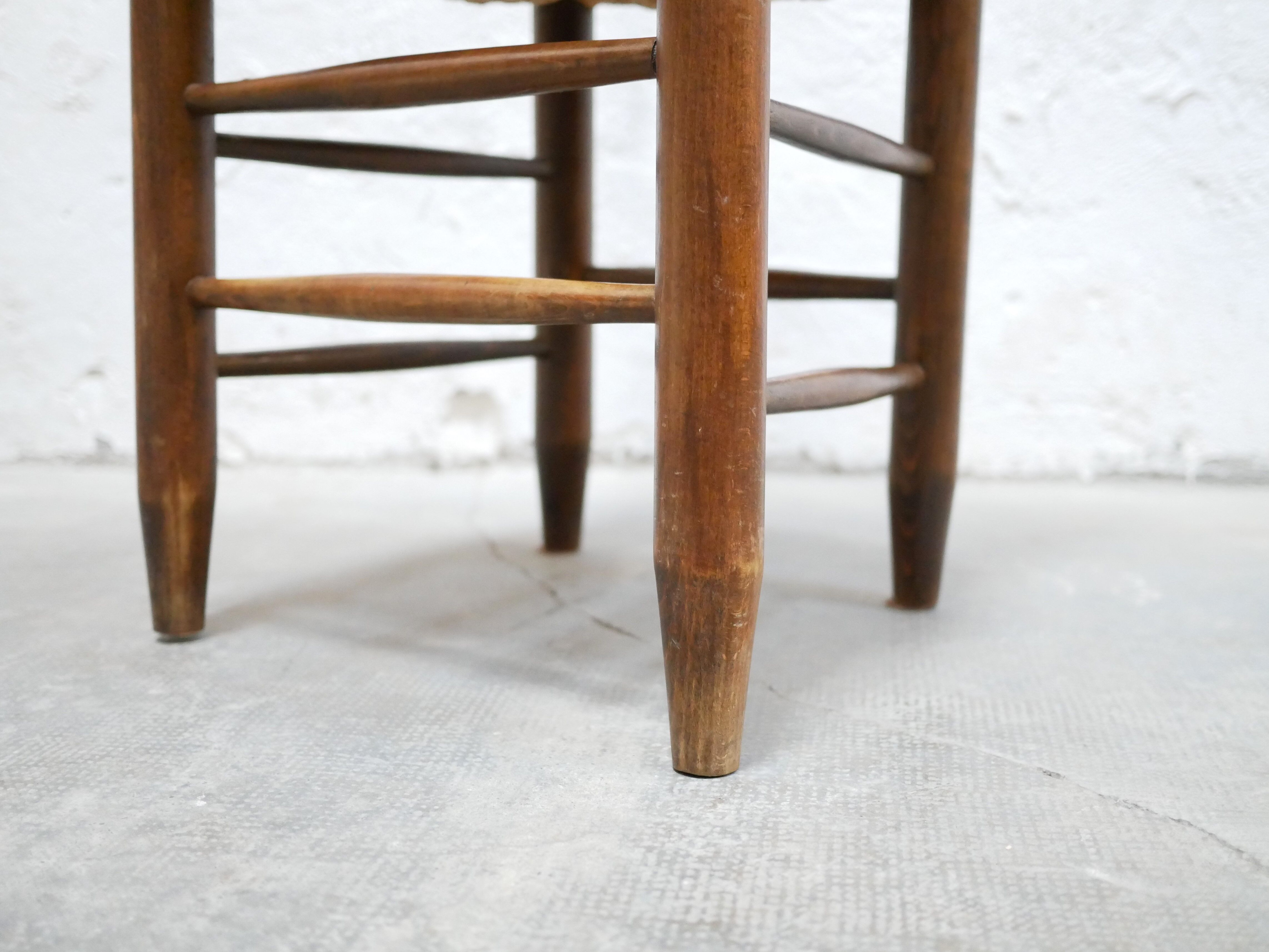 Antique mulched wooden country chair