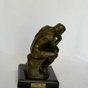La sculpture en bronze Le Penseur, statue en bronze Rosin