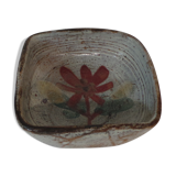 Empty pocket with vintage flower decoration