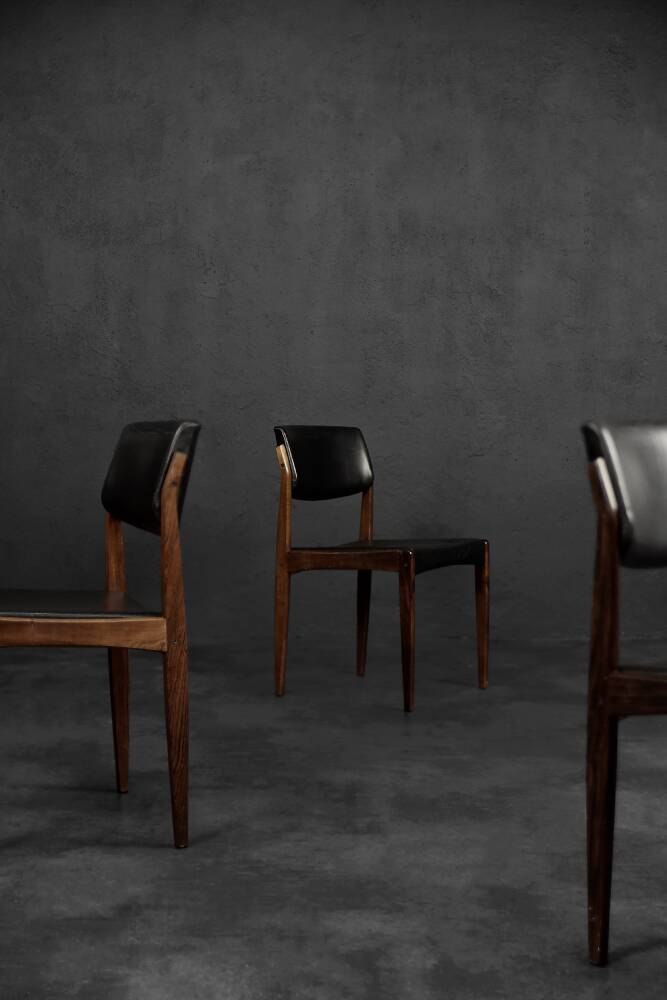 Modern vintage Scandinavian chairs in rosewood and black leather from the mid-century by Bramin, set of 3.