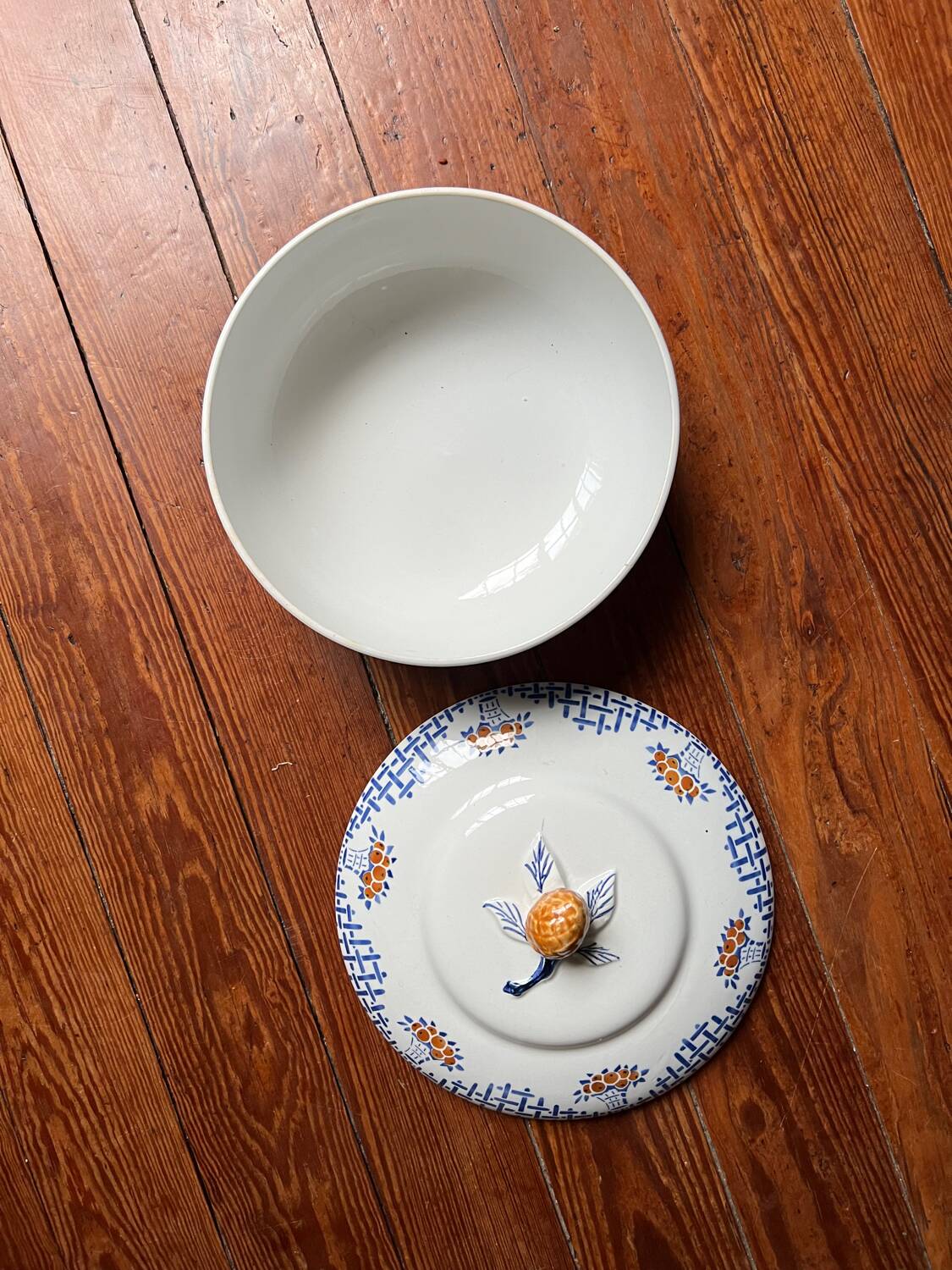 Saint Amand art deco vegetable soup tureen
