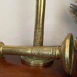 Paire de bougeoirs en laiton