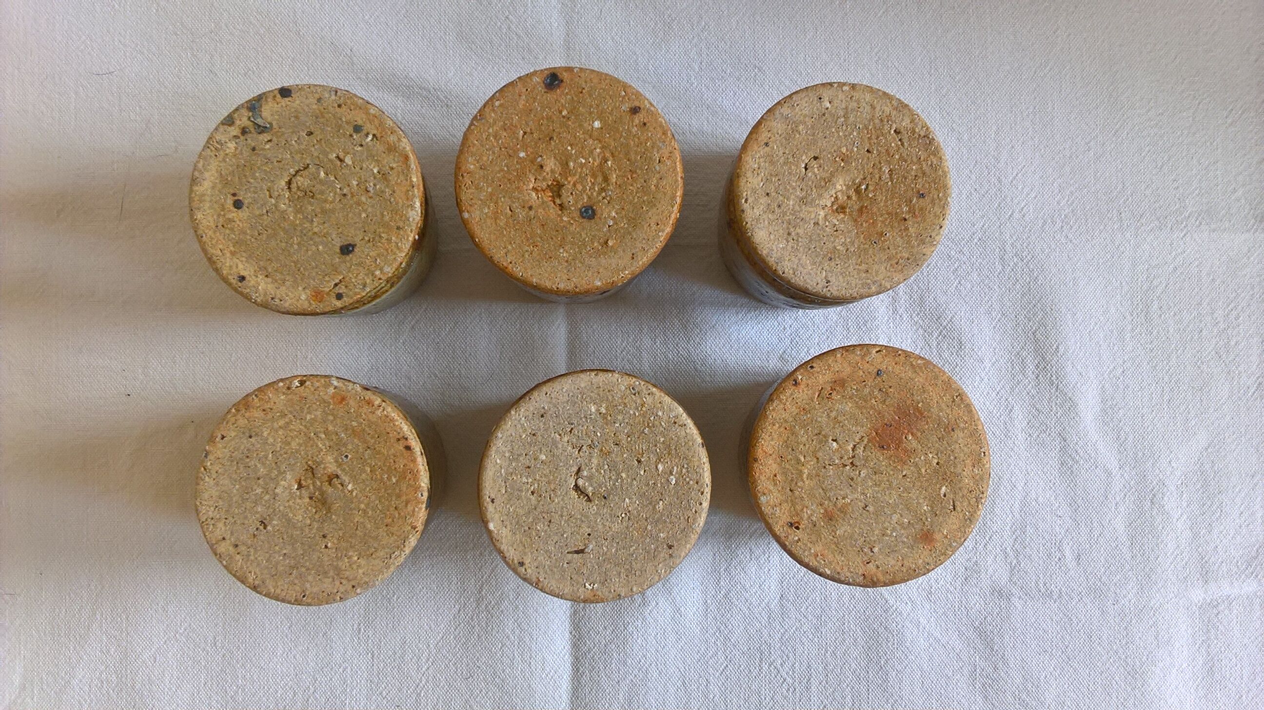 6 cups with pyrity sandstone liqueur