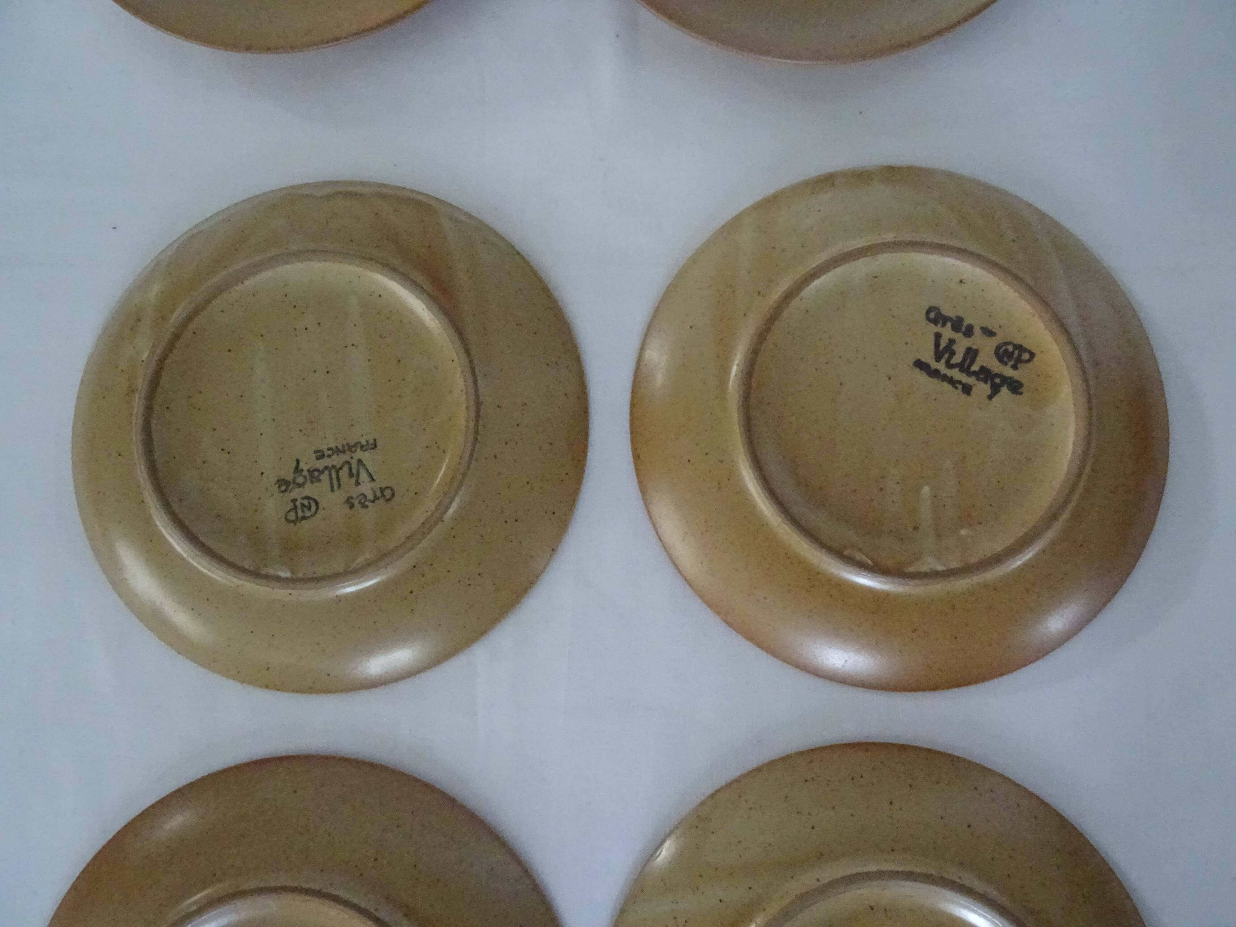 6 Plates serving 561112 sandstone village CNP