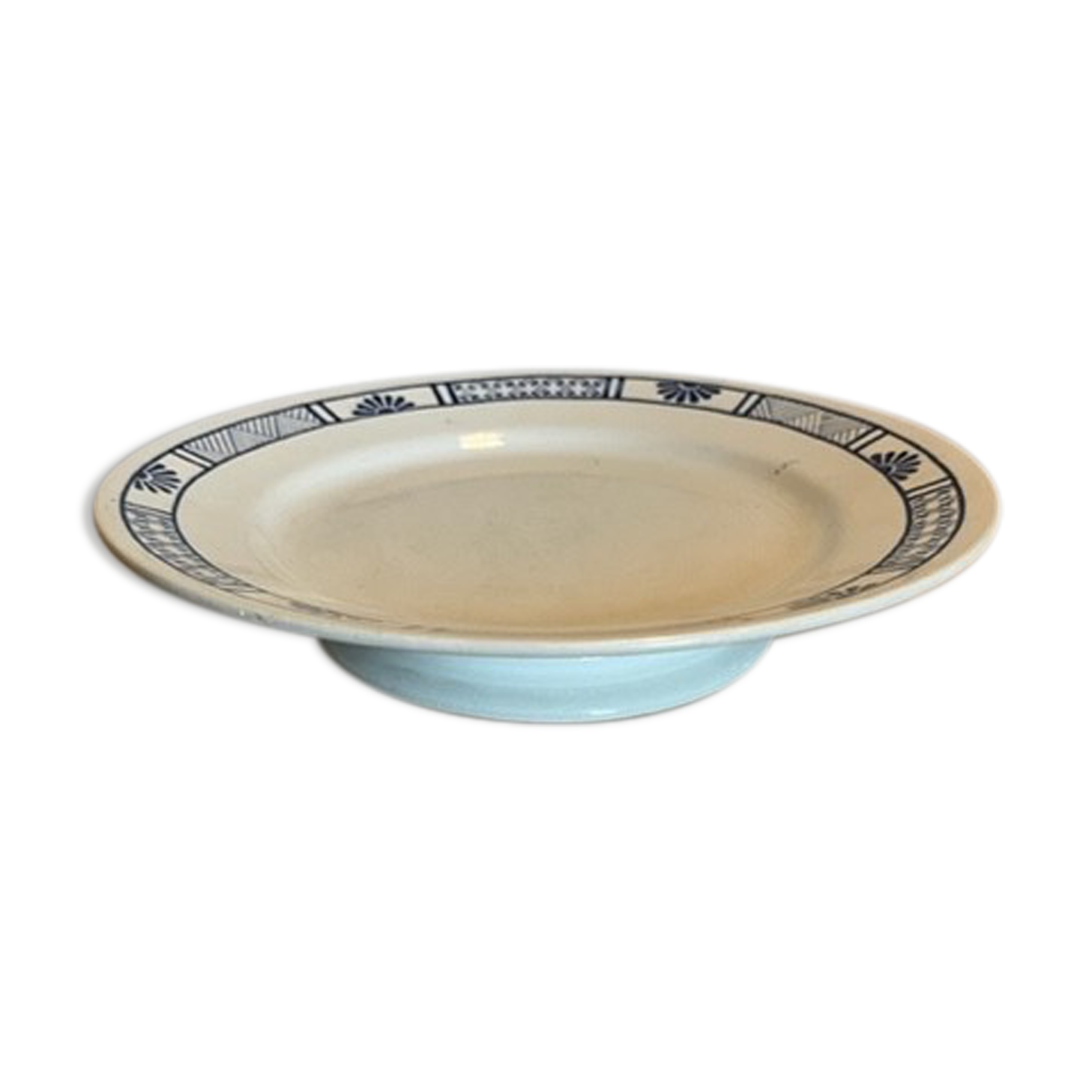 Porcelain serving dish