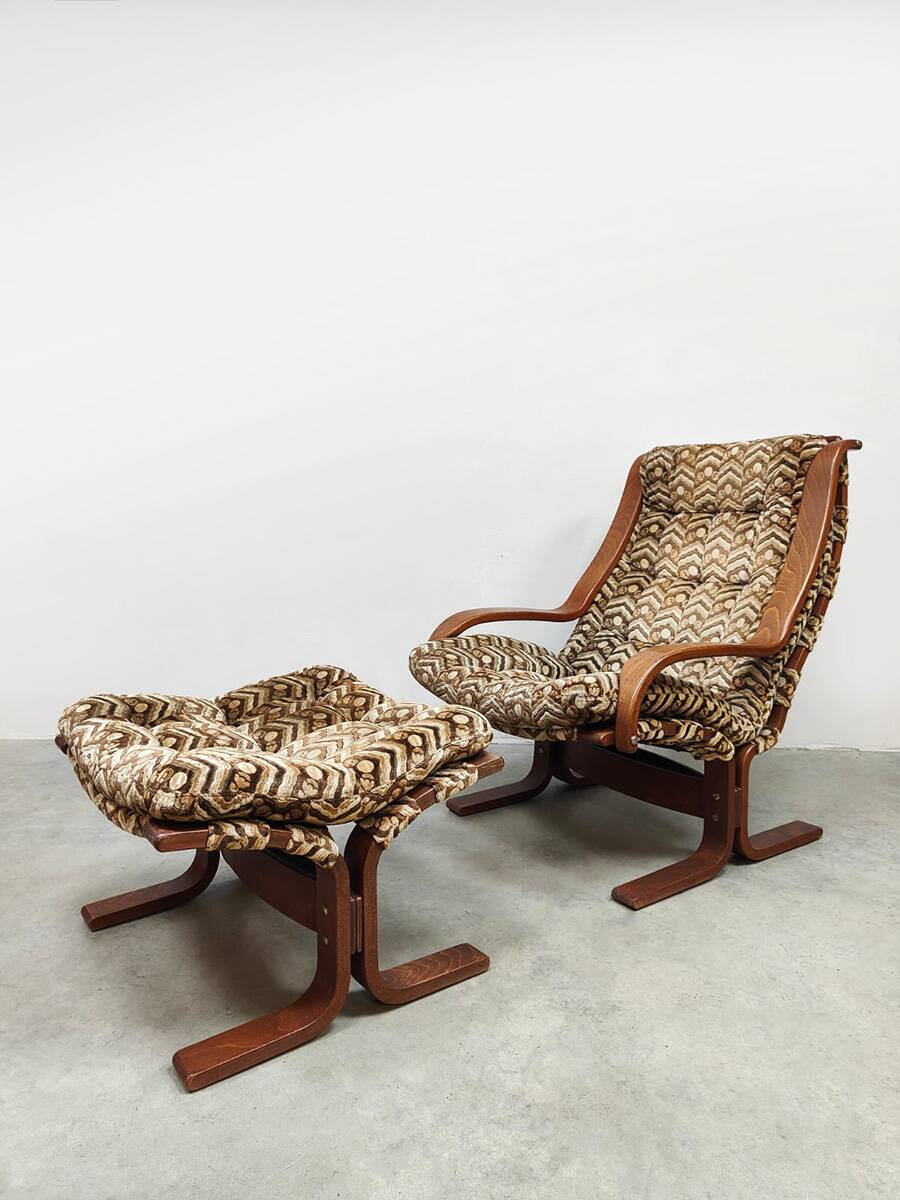 Vintage Siesta lounge chair & ottoman