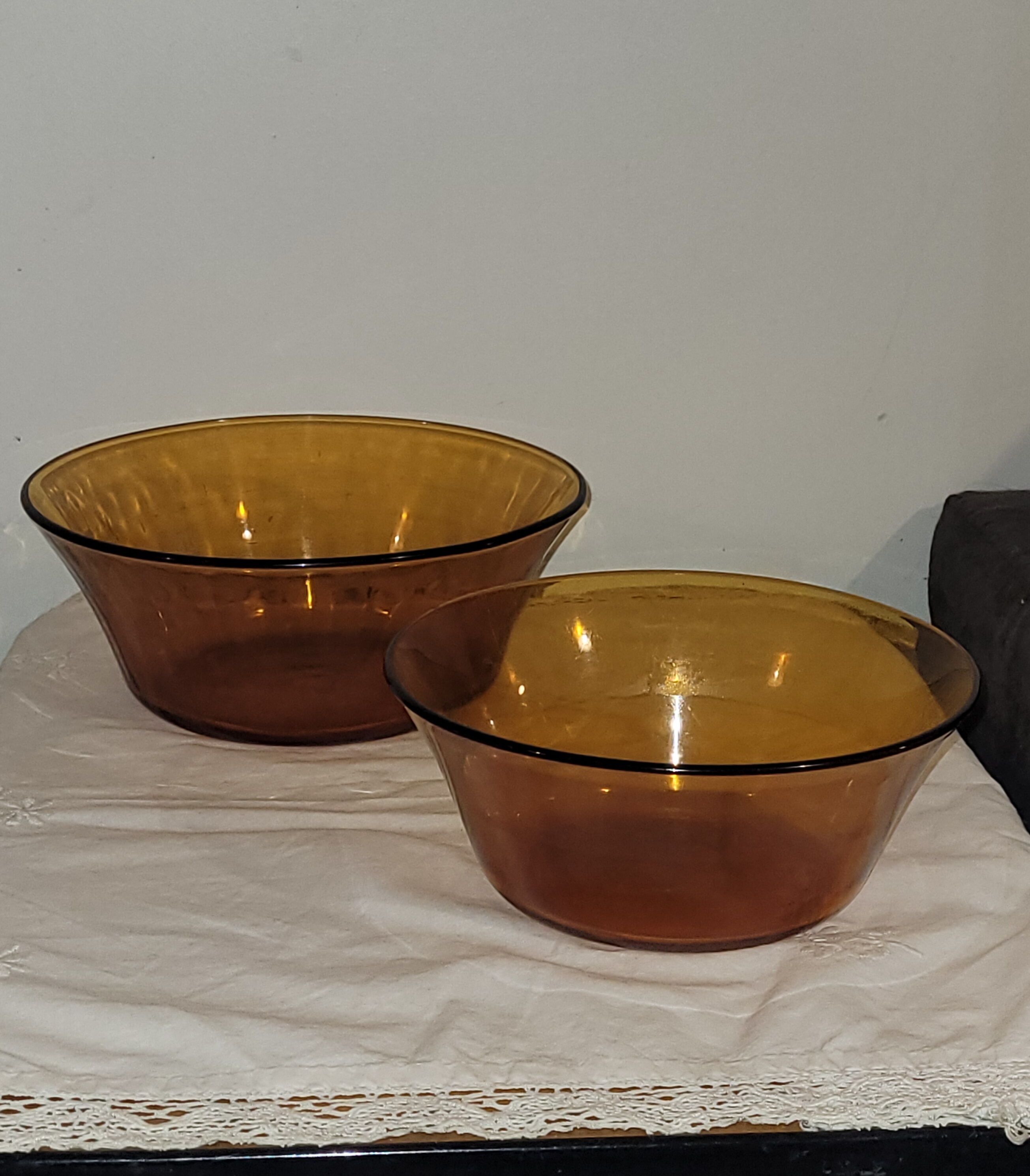 2 Duralex salad bowls