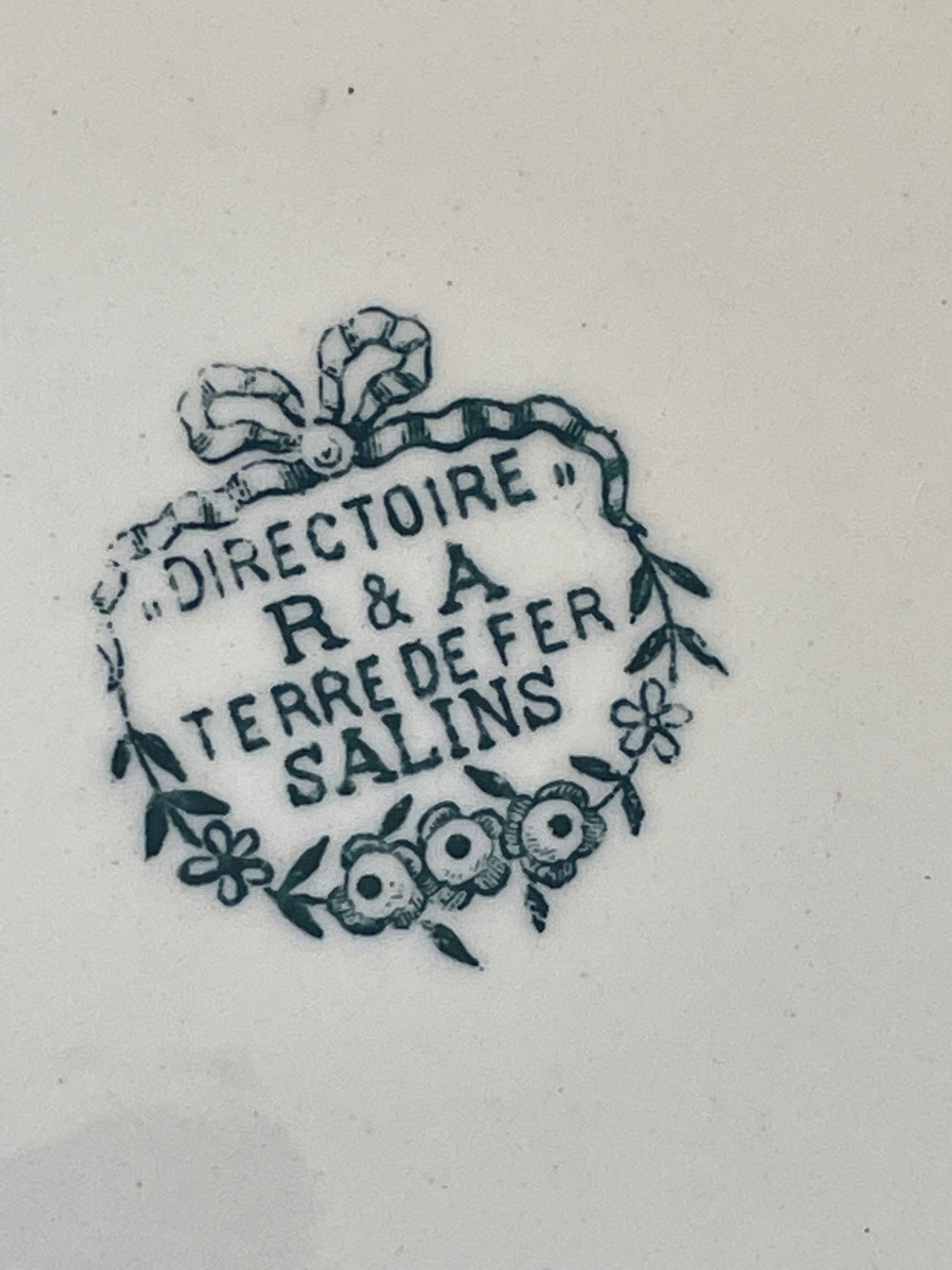 Lot of dishes iron earth Salins model directoire