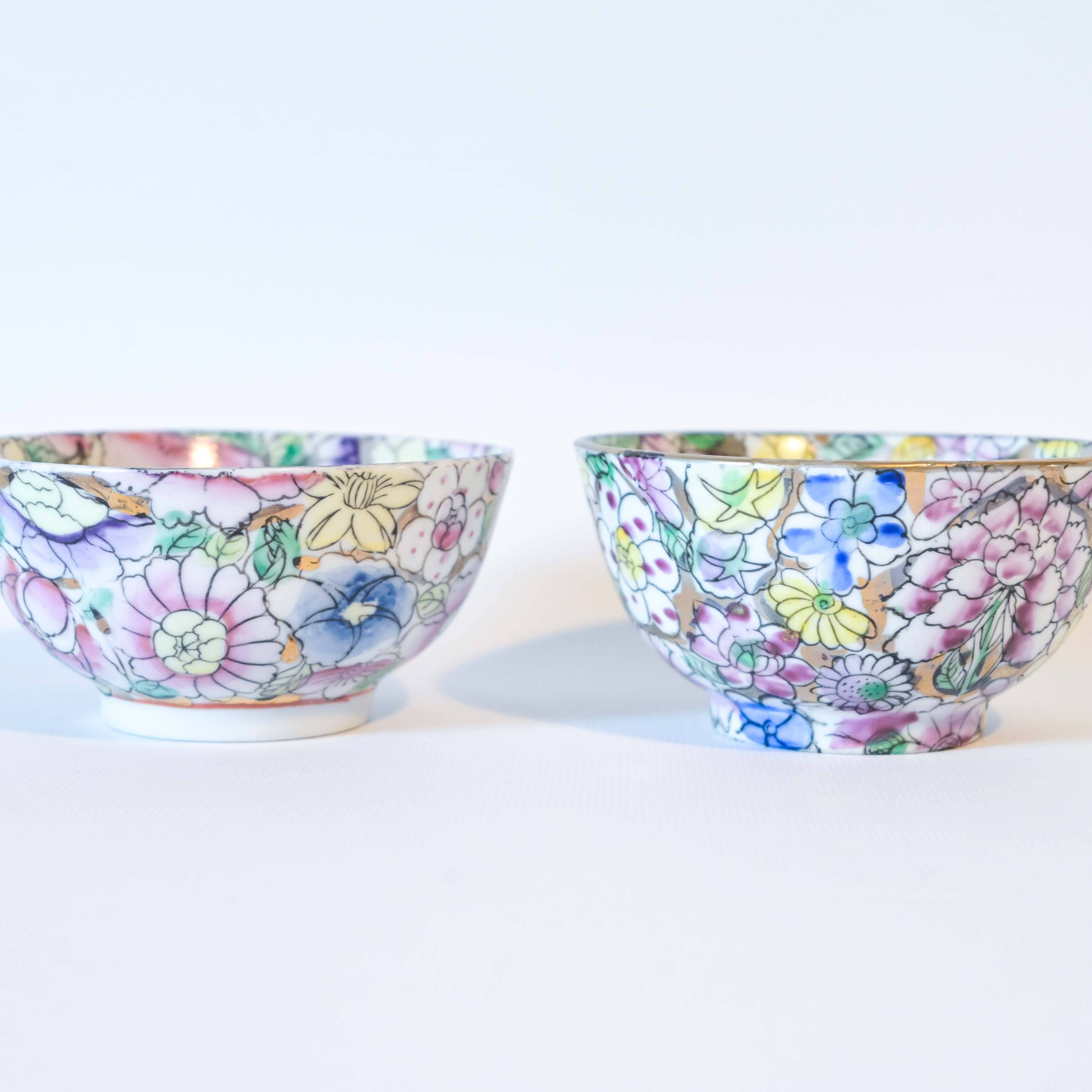 Pair of Chinese porcelain bowls with floral decoration