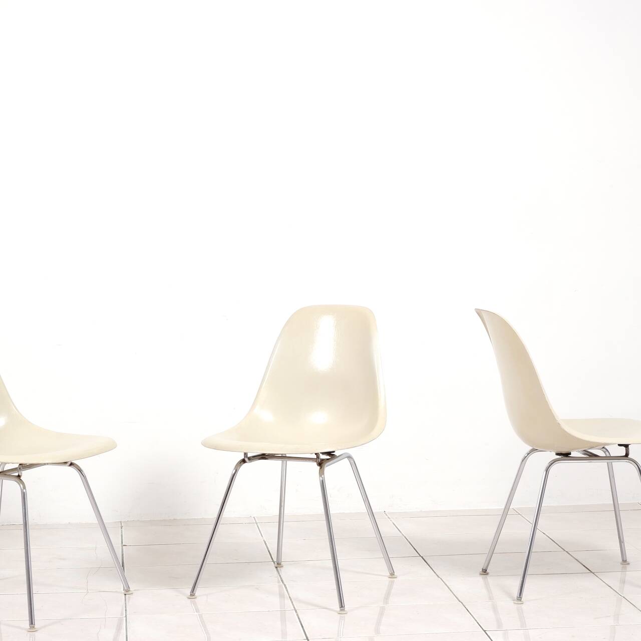 Ensemble de 4 chaises Eames en fibre de verre avec base en H pour Fehlbaum par Herman Miller