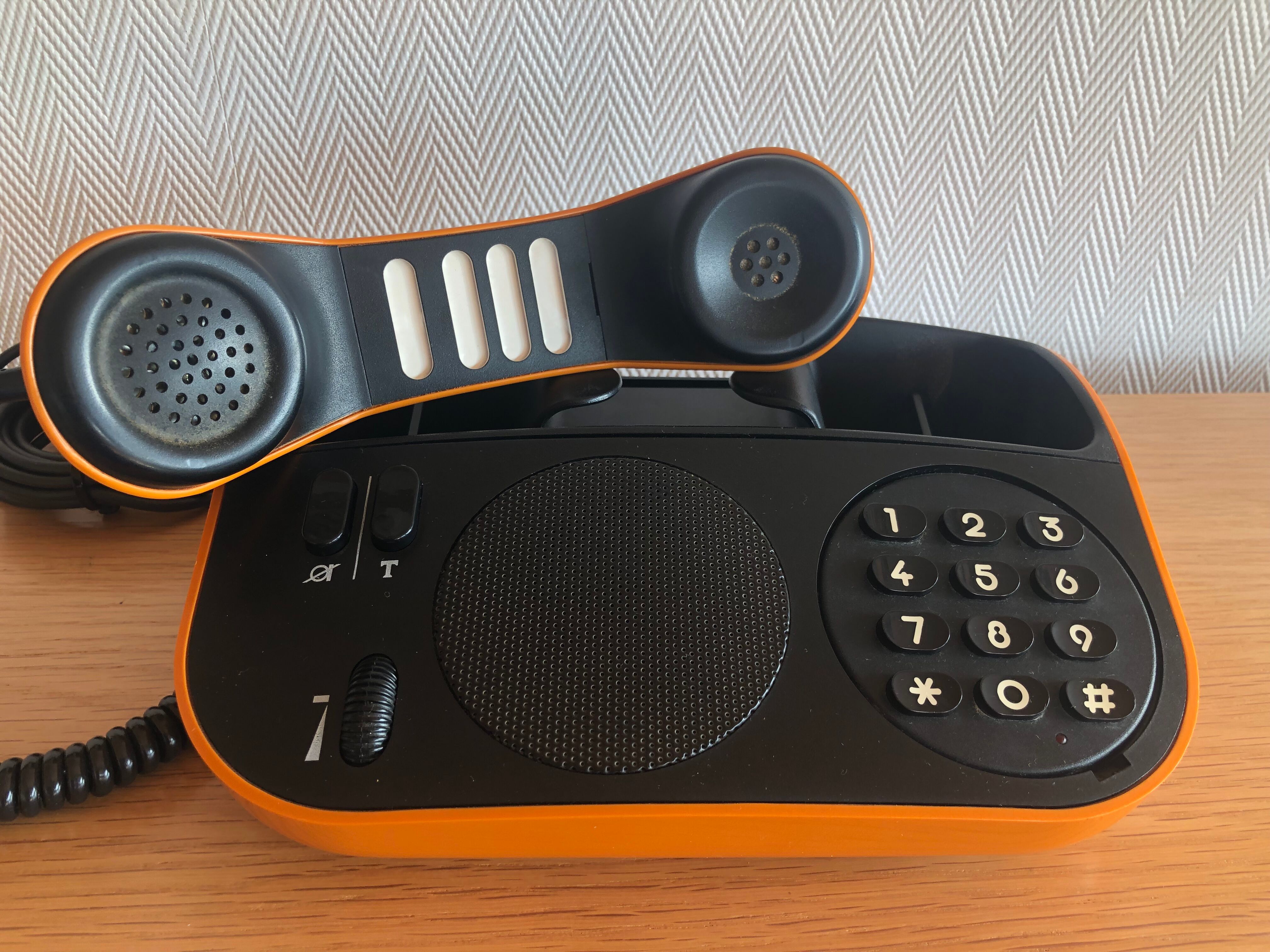 Vintage PTT Phone Telic t75 Orange from 1975