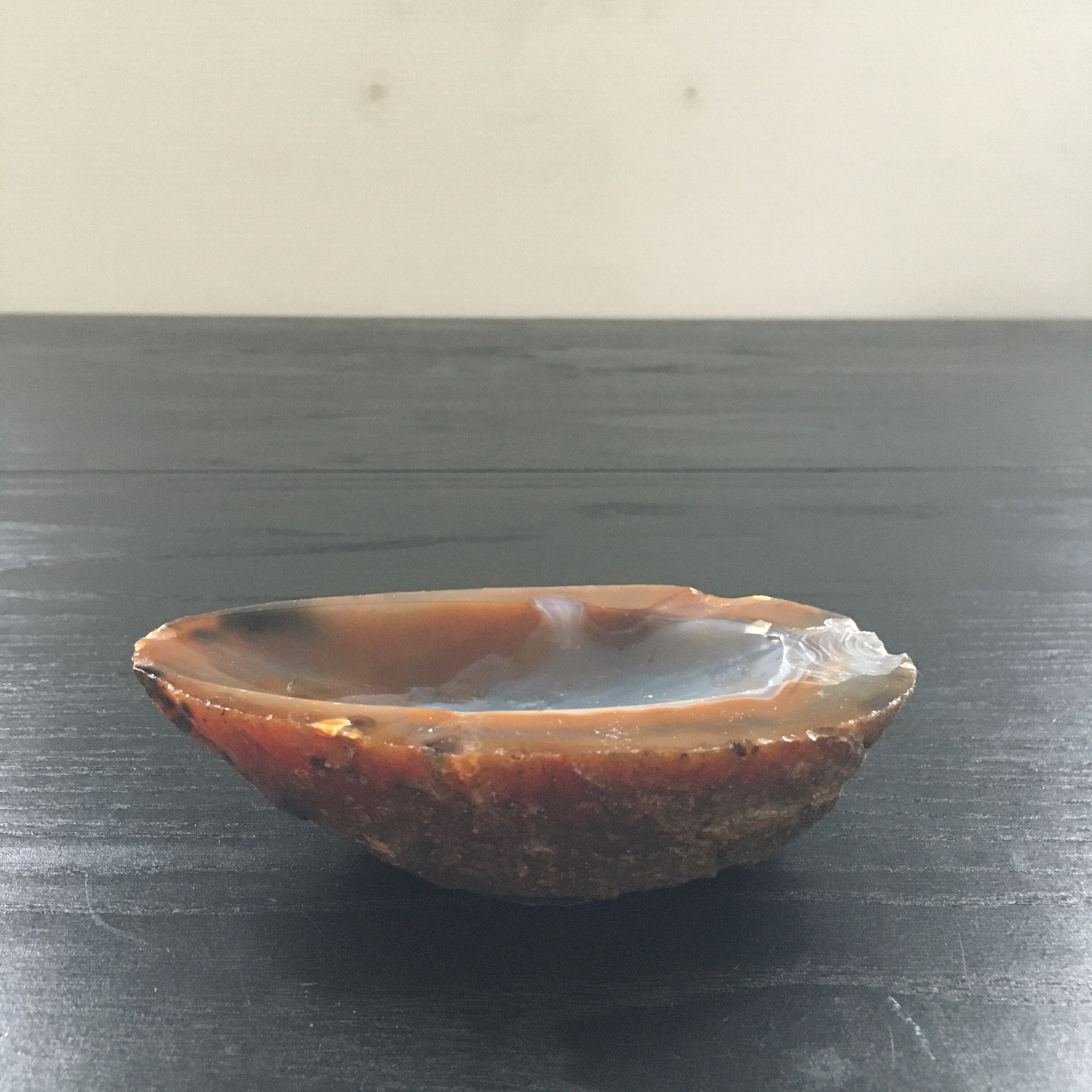 Ashtray in brown agatha