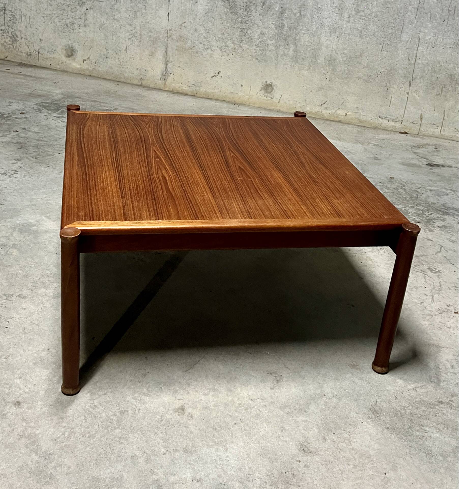 Table basse en teck scandinave années 60