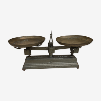 Cast iron scale