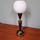 Lampe de table en métal laqué noir et verre satiné blanc, années 1950