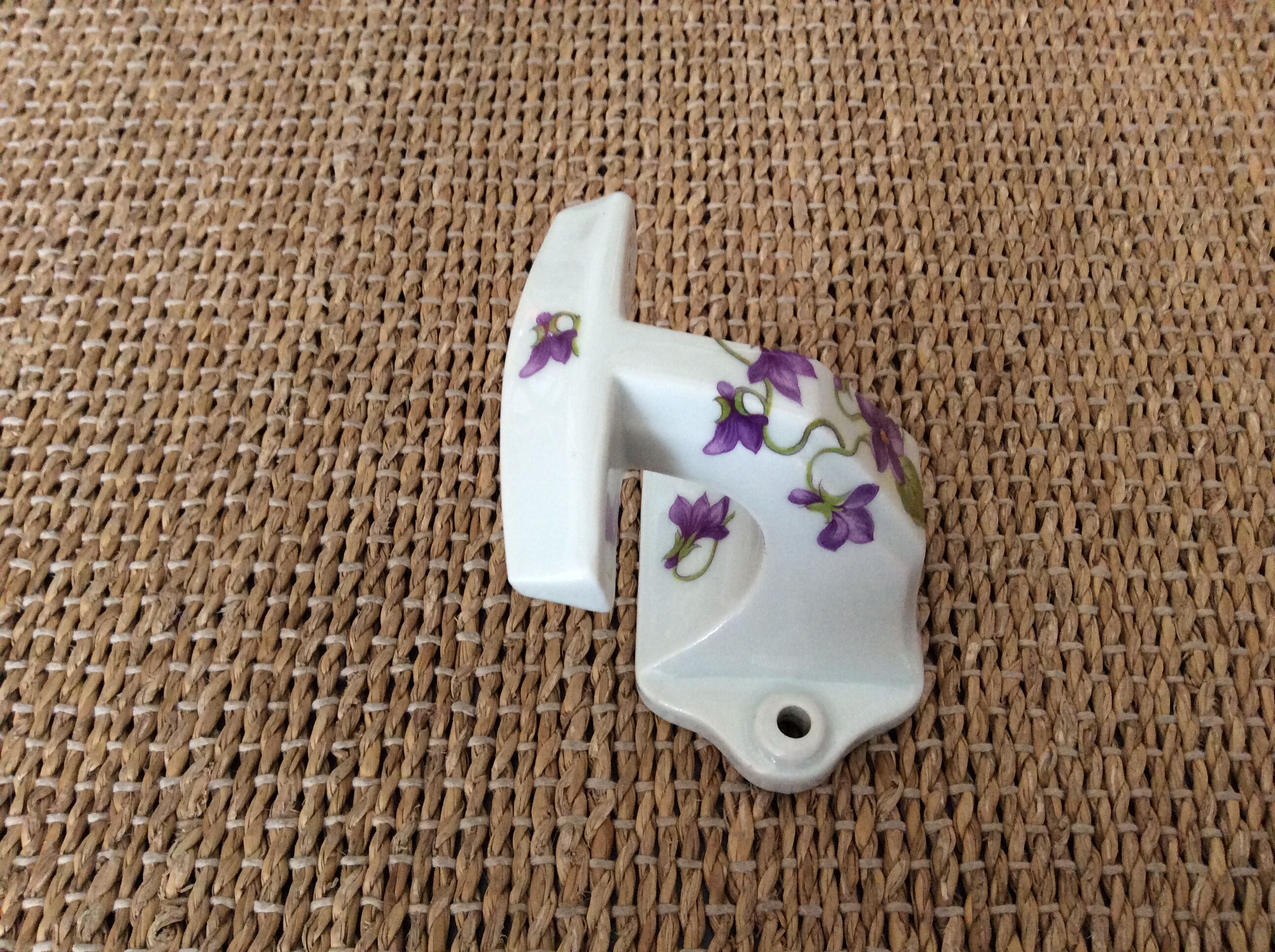 Patère en porcelaine