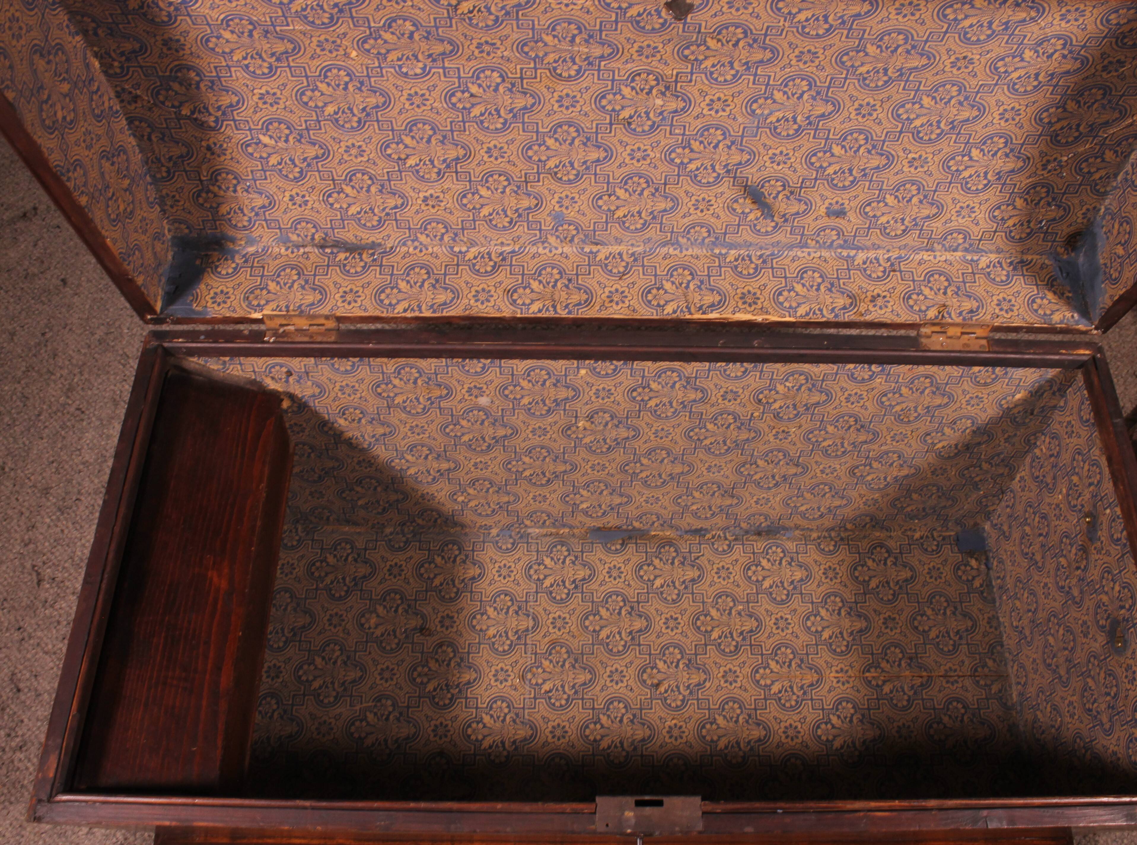 walnut and burl walnut chest - 18th century