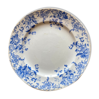 Vintage round dish in iron earth